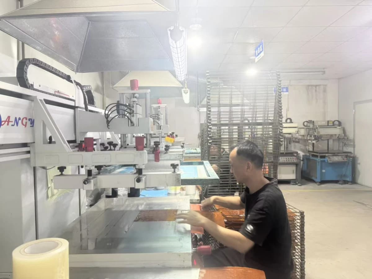 Standardised laboratory with high-precision testing equipment