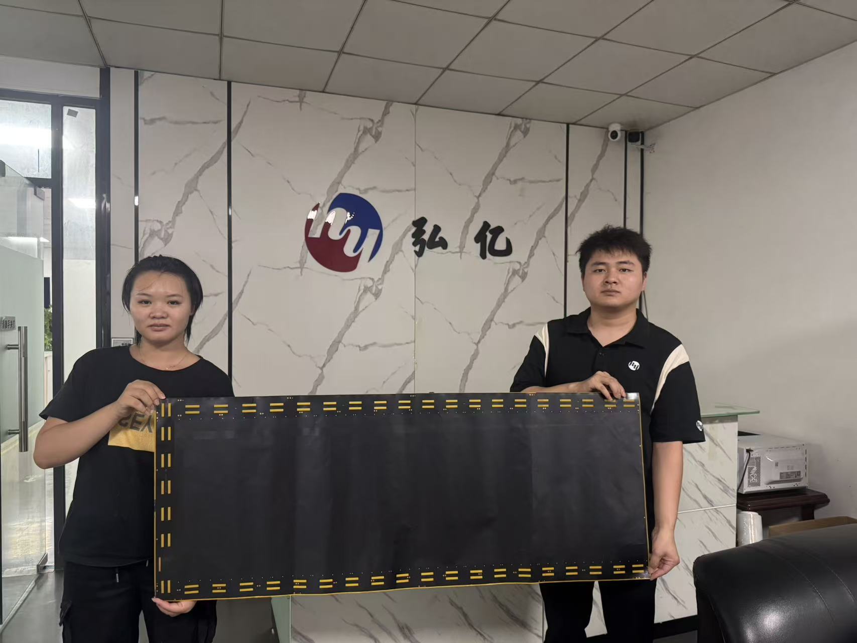 解锁座舱浪漫新体验|弘亿精密电路,破解汽车星空顶FPC良率与成本双重难题